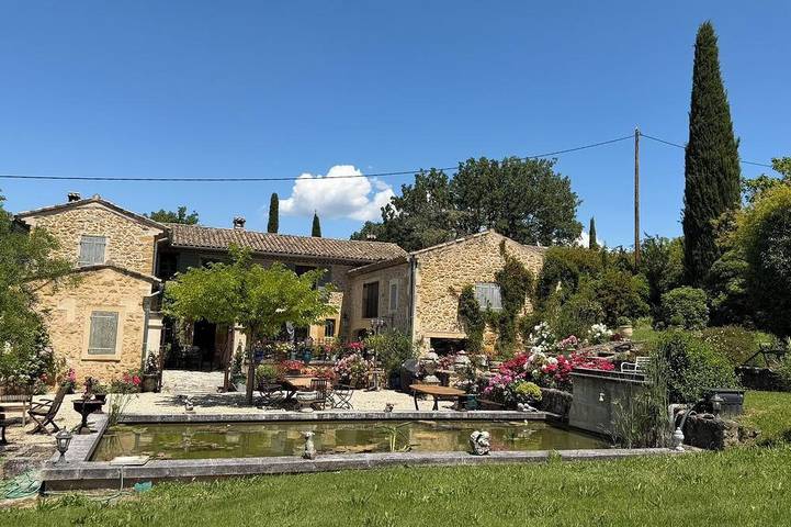 Mas 18ème de 400 m2 Rénové par Architecte sur 6 Ha, Village Célèbre du Luberon in Lourmarin, Parque natural regional del Luberon