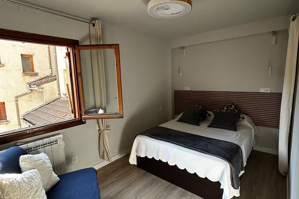 Entire apartment, Home in the Pyrenees. Nature and Adventures in Villanúa, Spanish Pyrenees