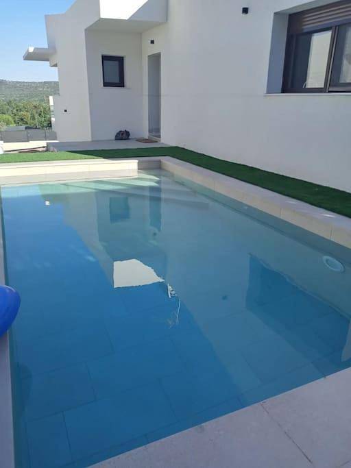 Apartamento para 9 personas, con Balcón y Terraza además de Jardín y Piscina en Moralzarzal
