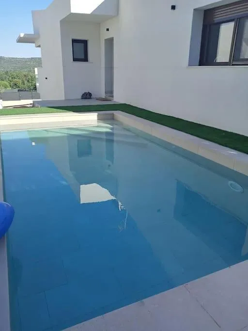 Casa de vacaciones para 9 personas, con piscina y jardín además de sauna y vistas - 1