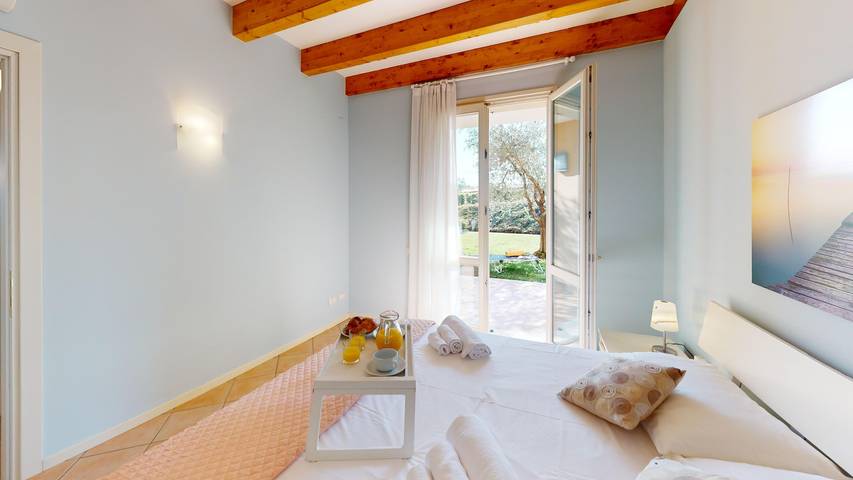 Ferienwohnung für 6 Personen, mit Pool und Garten sowie Seeblick in Manerba del Garda