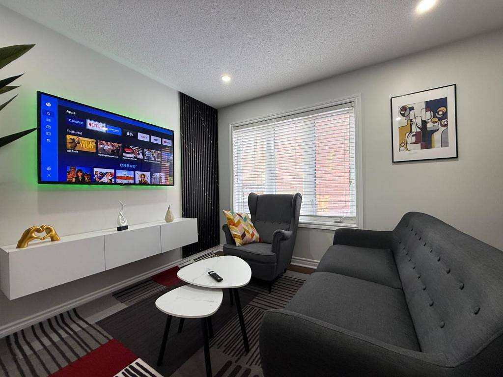 Appartamento intero, Accogliente appartamento su due livelli con ingresso separato a Brampton in Brampton, Lago Ontario (Kanada)