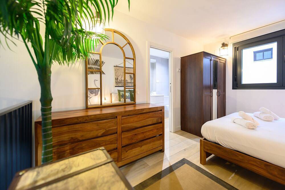 Apartamento entero, M (Alg310B) Amplio y moderno Loft con terraza privada in Barajas (desambiguación), Madrid