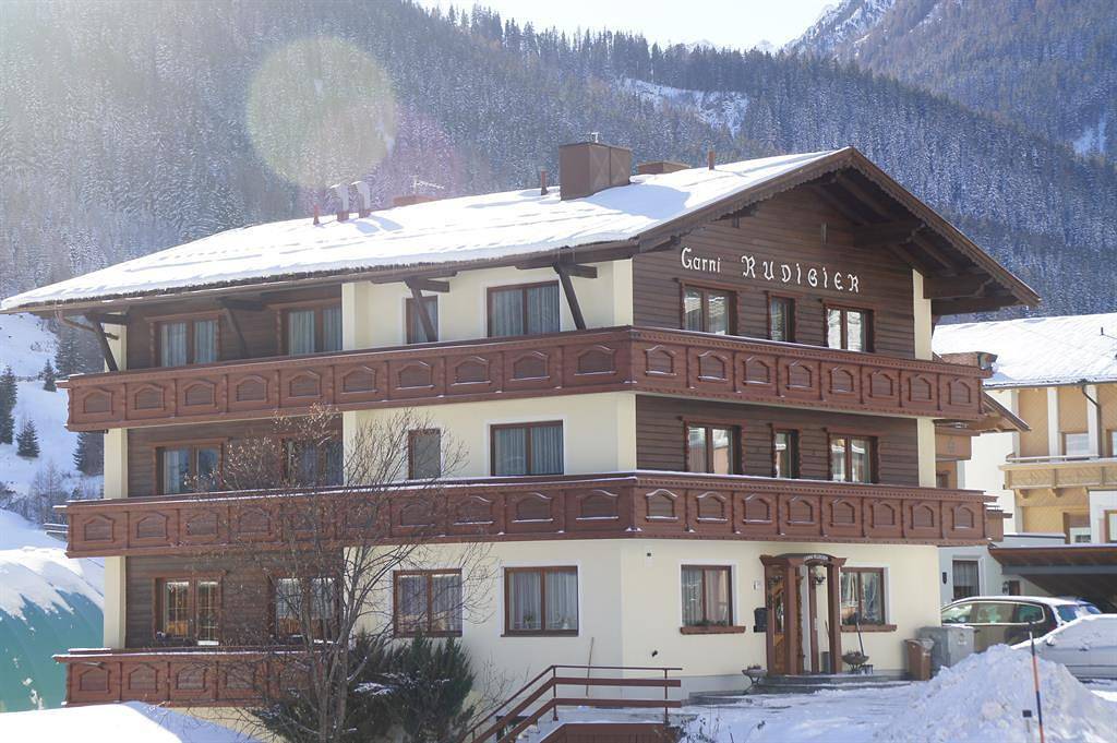 Ganze Ferienwohnung, Doppelzimmer mit Dusche, Wc in Mathon, Verwall