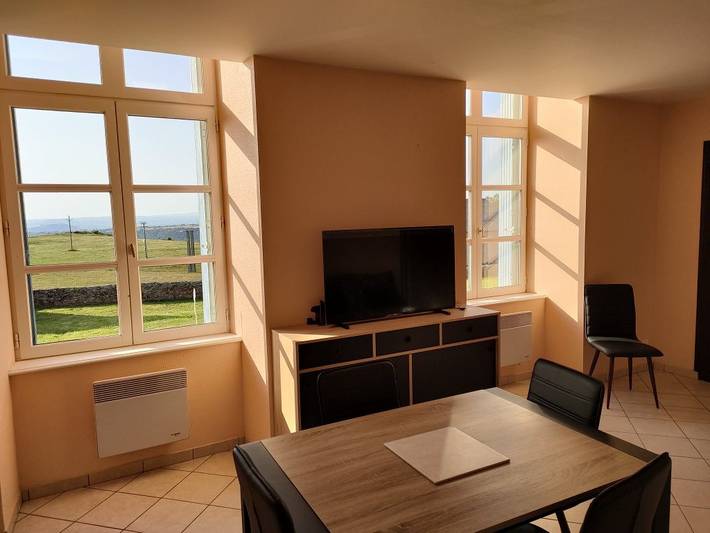 Appartement de vacances pour 4 personnes, avec jardin dans le Cantal - 2