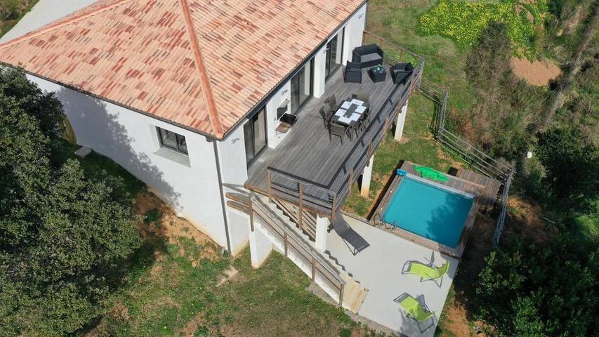 Location de vacances pour 7 personnes, avec jardin ainsi que piscine et vue à Taglio-Isolaccio - 2