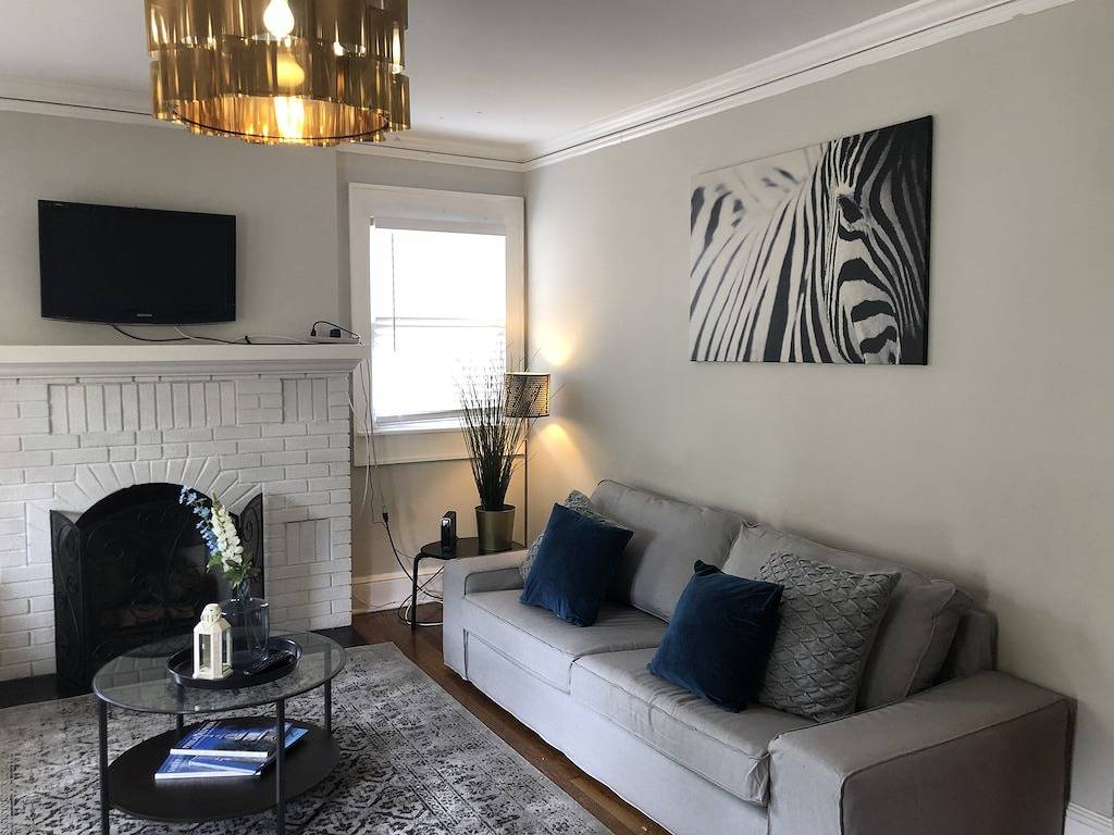 Neu! Jefferson Park Pecan Cottage - 5 Min. Downtown Atlanta & Flughafen + Parkplatz in East Point, Fulton County