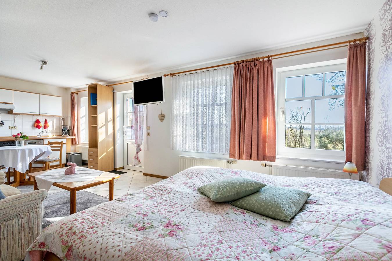 Ganze Wohnung, Ferienwohnung 'Fewo Heinke' mit privater Terrasse, privatem Garten und Wlan in Tilli (Perlworm), Pellworm