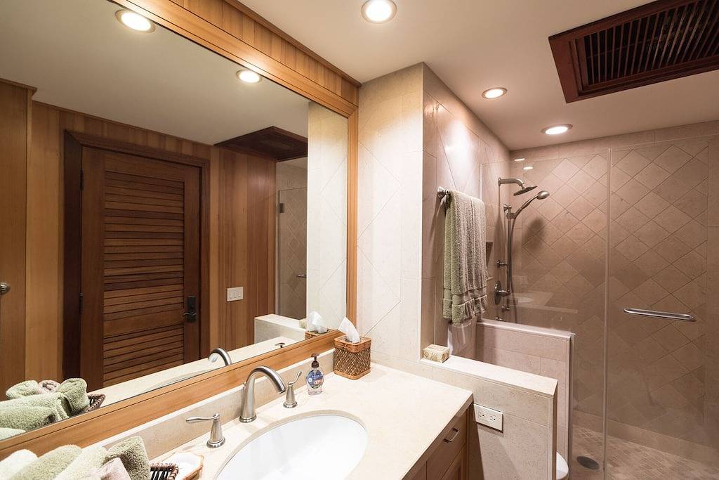 Ganze Wohnung, Oceanfront Luxury! - Erschwingliche Oceanfront Condo jetzt mit A / C !! in Komohana Kai, Holualoa