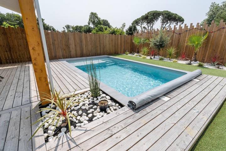 Location de vacances pour 6 personnes, avec terrasse ainsi que piscine et jardin à Fargues-Saint-Hilaire - 2
