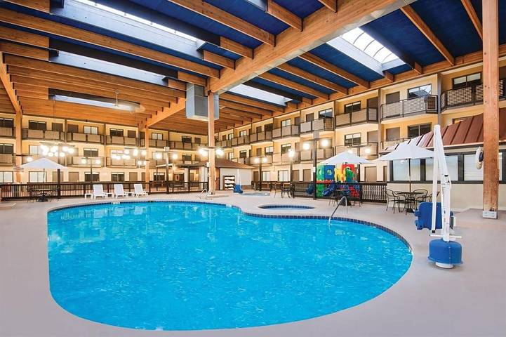Hôtel pour 5 personnes, avec piscine et balcon