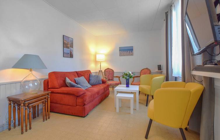 Location moderne au bord de la plage avec WiFi, parking et jardin in Cabourg, Région de Caen