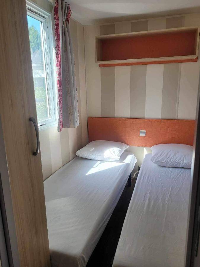 Camping pour 6 personnes, avec Terrasse et Piscine