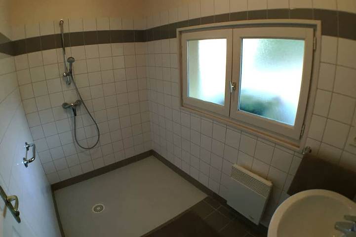 Gîte pour 5 personnes, avec jardin et piscine ainsi que terrasse et sauna à Flacey-en-Bresse - 4