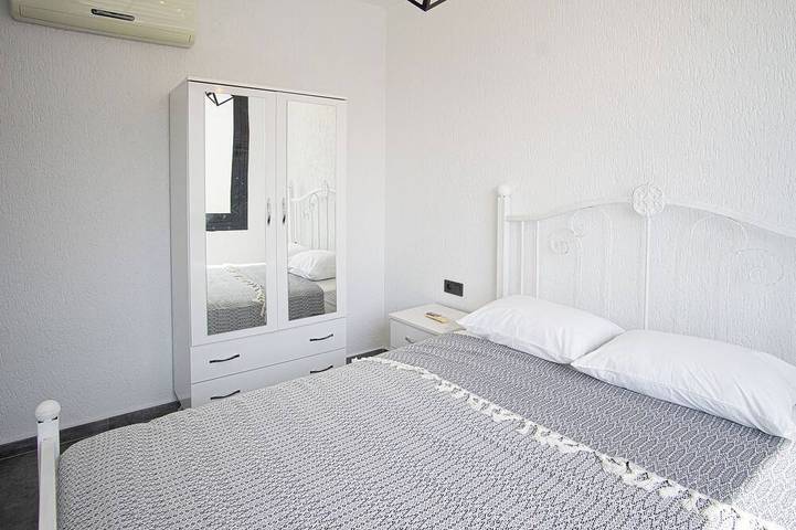 4 Bedroom Villa with a private pool and incredible views in Bodrum, Türkische Ägäis