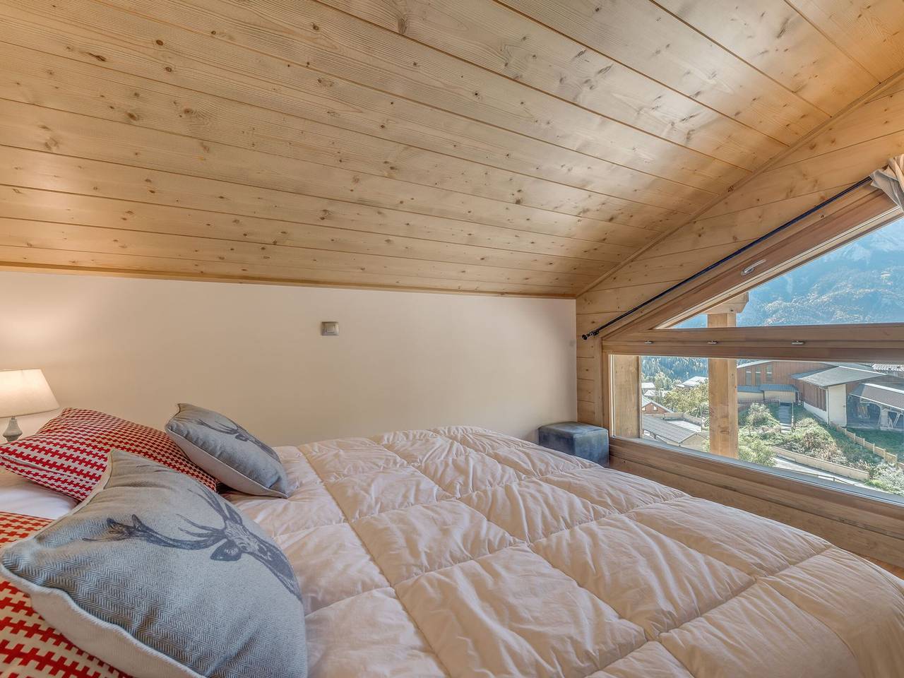 Entire apartment, 4* Apartment for 6 with Wifi, at the foot of the slopes in Champagny-en-Vanoise, Vanoise National Park