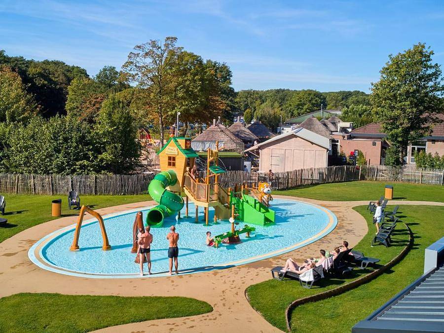 Camping Marvilla Parks - Kaatsheuvel - Mobilheim 5 personen - Classic | 2 Schlafz. | 5 Pers. | Nicht überdachte Hochterrasse in Kaatsheuvel, Nordbrabant