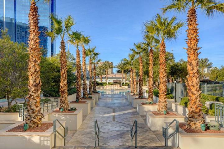 Vacation rental for 4 people, with pool and balcony as well as hot tub in Las Vegas Strip