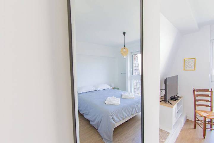 Cosy bed and breakfast downtown Avranches in Avranches, Mont-Saint-Michel Bay