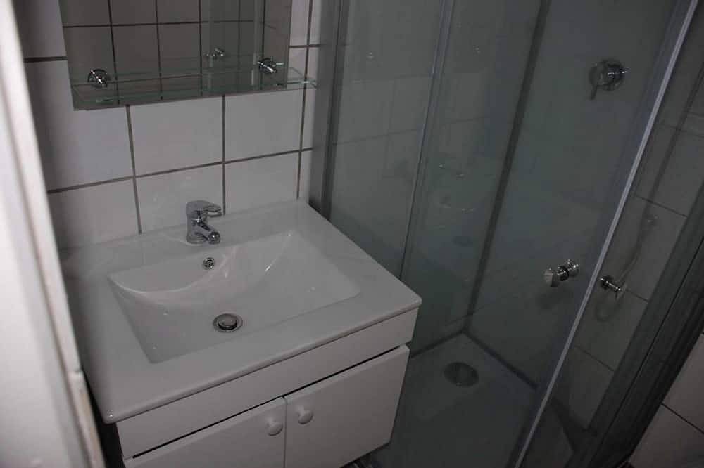Entire apartment, Homerez - Apartment in Rosny-sous-Bois in Rosny-sous-Bois, Seine-Saint-Denis