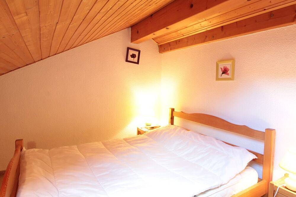 Apartamento entero, Estudio con altillo para 5 pers, al pie de tiendas, 450m de pistas in Les Carroz, Arâches-la-Frasse