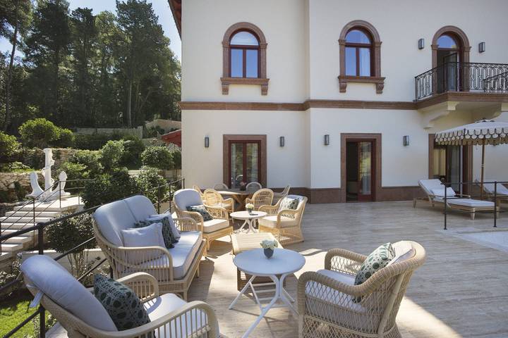 Villa pour 14 personnes, avec Vue sur l’océan et Balcon ainsi que Terrasse et Jardin à Mali Losinj