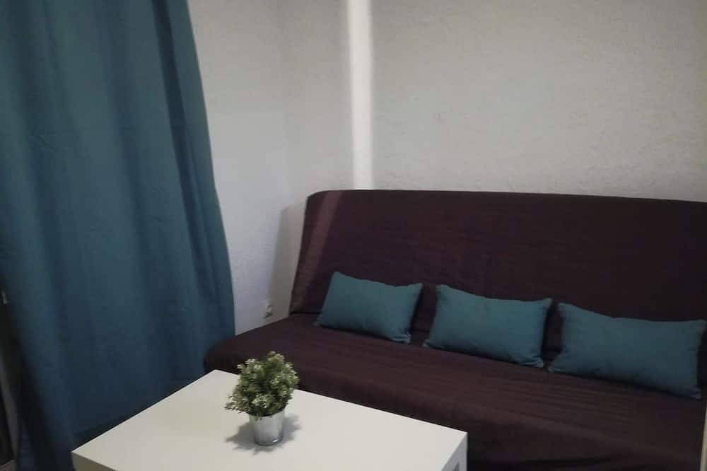 Appartement entier, Super logement pour 4 à coté des plages et piscine in Sausset-les-Pins, Côte méditerranéenne (France)