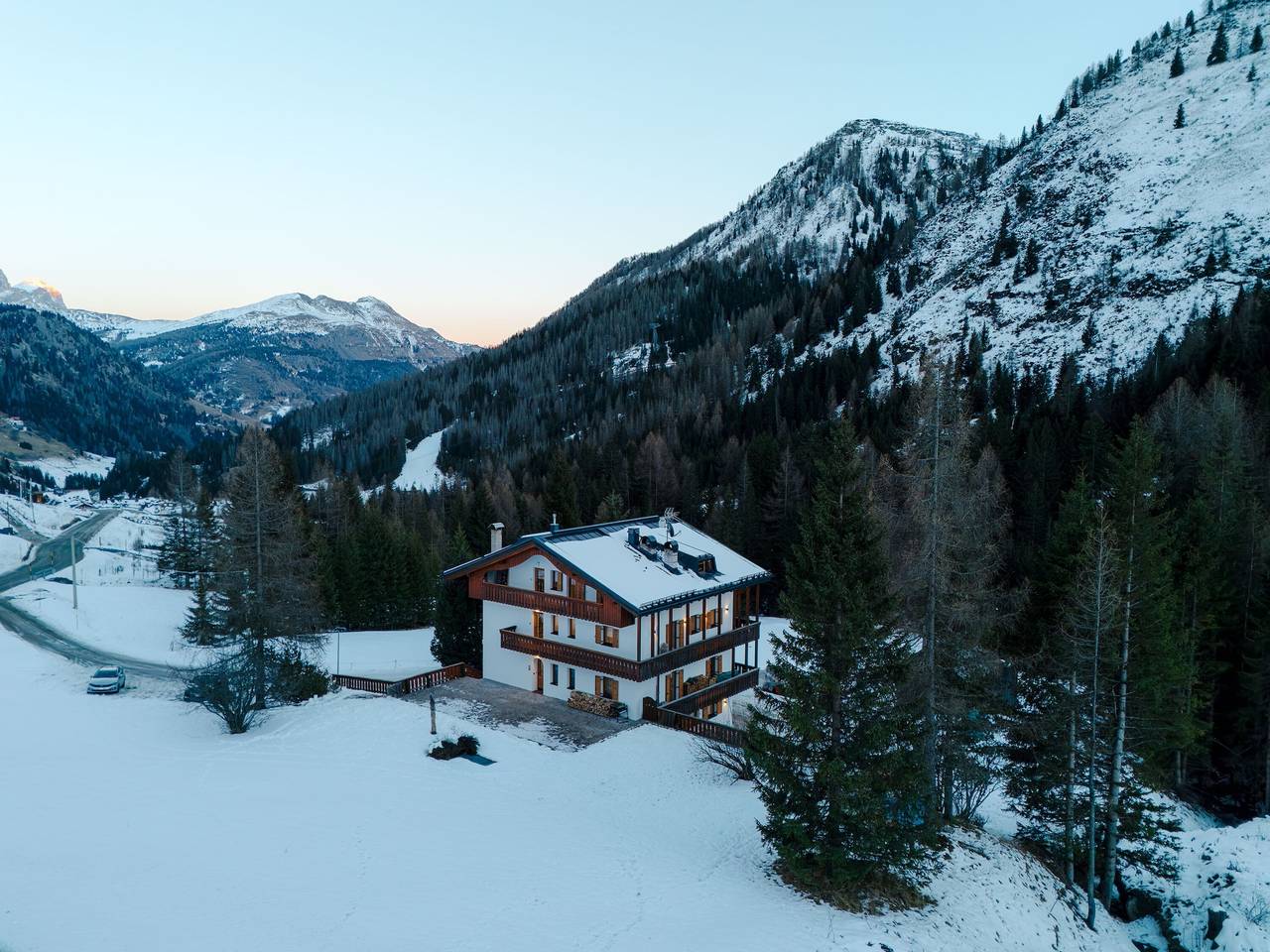 Ganze Wohnung, Ferienwohnung 'Piz Boè' mit Bergblick, Gemeinschaftsgarten und Wlan in Buchenstein, Dolomiti Superski