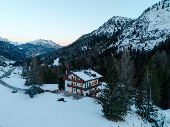 Ferienwohnung für 4 Personen, mit Balkon und Garten sowie Sauna in Arabba