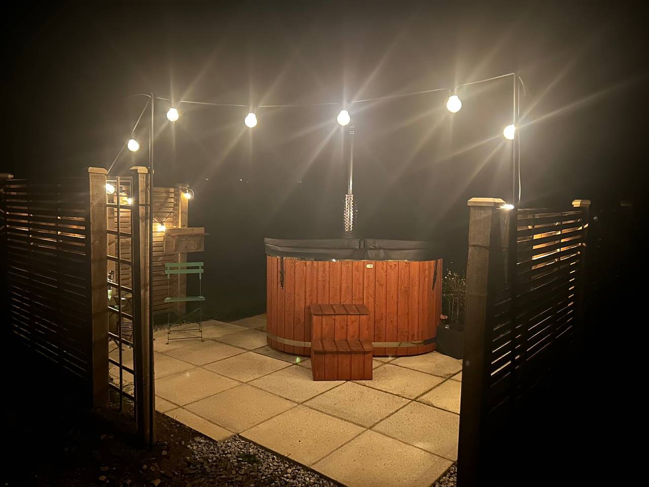 Cosy Owls Roost Hut with Private Hot Tub in Chittlehampton, Devon