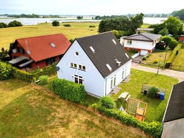 Ferienhaus für 14 Personen, mit Garten und Balkon, kinderfreundlich in Garz/Rügen