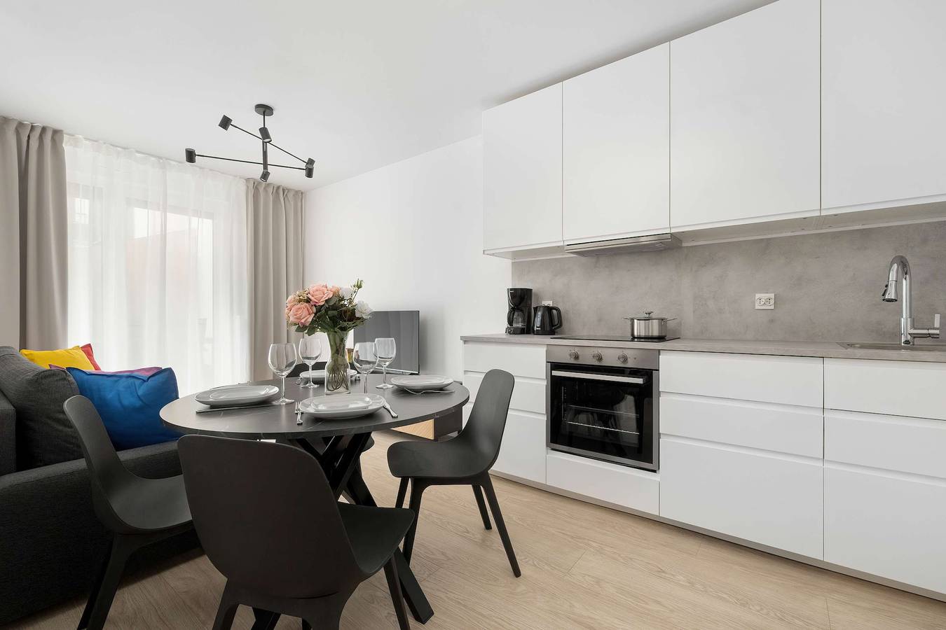 Ganze Wohnung, Comfortable Apartment with Terrace | Private Parking in Breslau, Niederschlesien