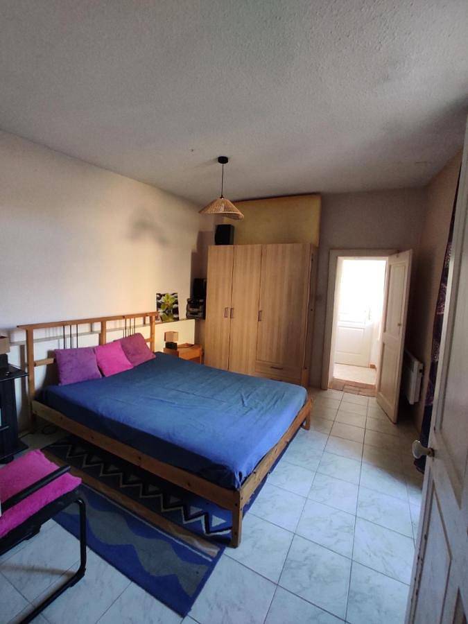 Appartement entier, T2 sur la place du village proche Mer et Montpellier in Saint-Jean-de-Védas, Côte méditerranéenne (France)