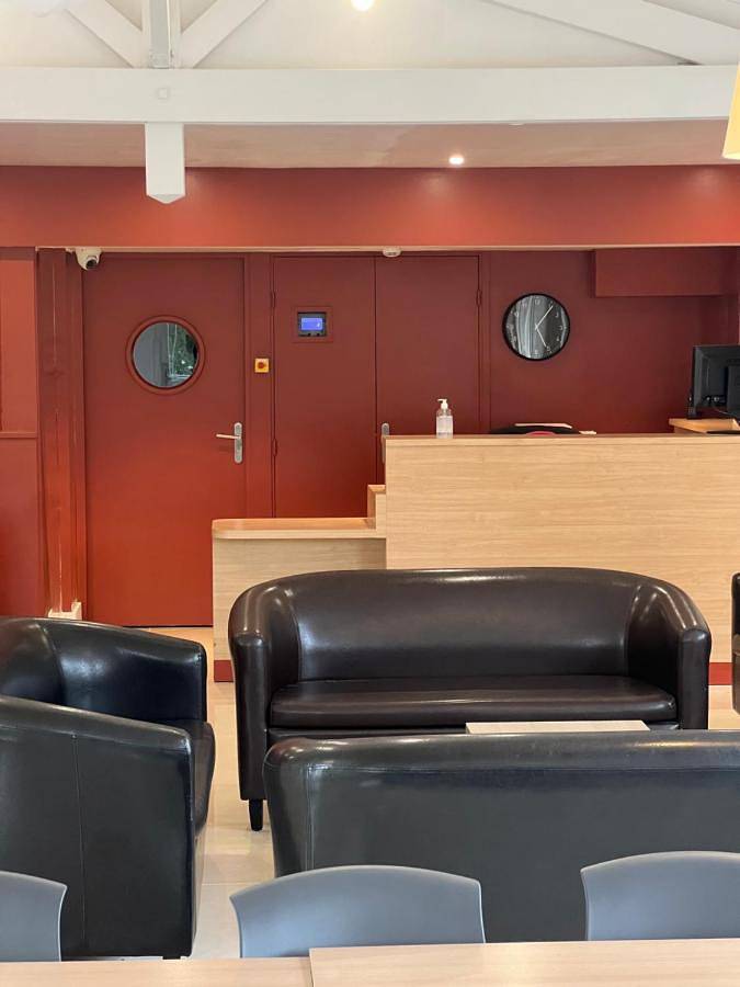 Hôtel pour 2 personnes, avec vue et jardin, adapté aux familles à Dammarie-les-Lys - 3