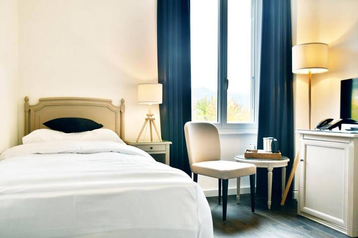 Hôtel pour 2 personnes, avec jardin et jacuzzi ainsi que sauna et piscine, animaux acceptés à Puidoux - 2