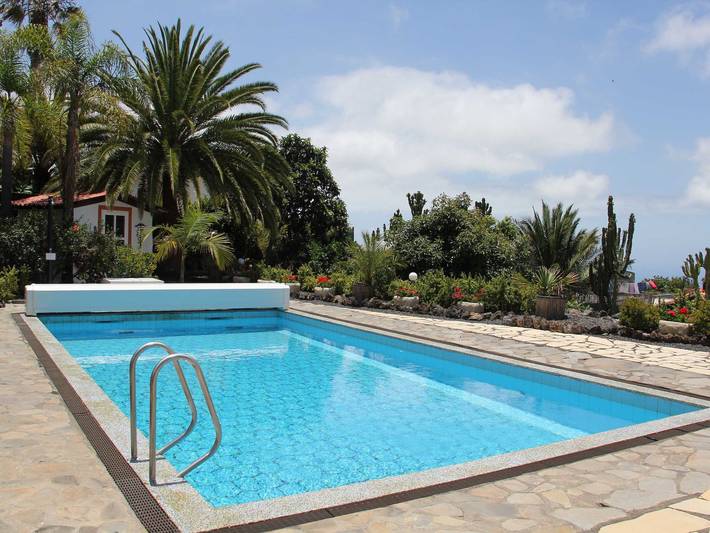 Bungalow für 2 Personen, mit Terrasse und Pool sowie Garten - 1