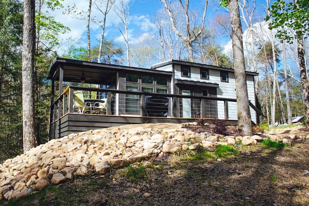 On the Edge at The Retreat at Deer Lick Falls in Grundy County