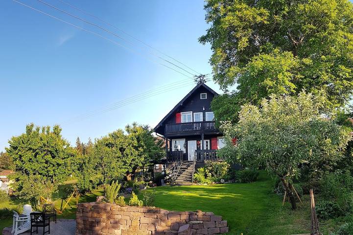 Ferienhaus für 4 Personen, mit Garten und Balkon