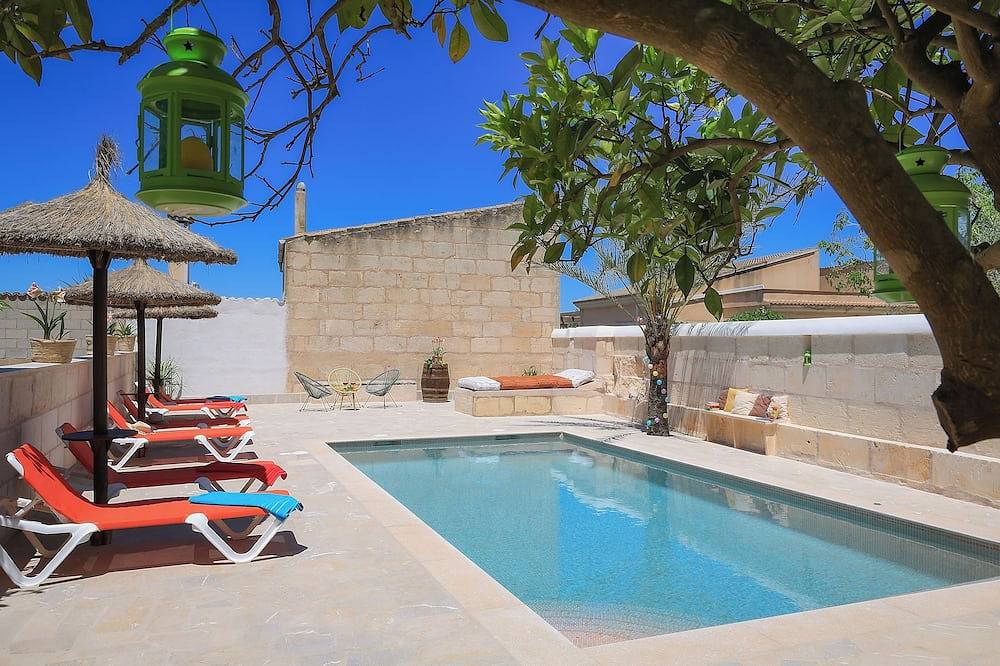 Casa Señorial En Sineu Ideal Ciclistas   Garage Para Bicicletas.Piscina salina in Sineu, Interior de Mallorca
