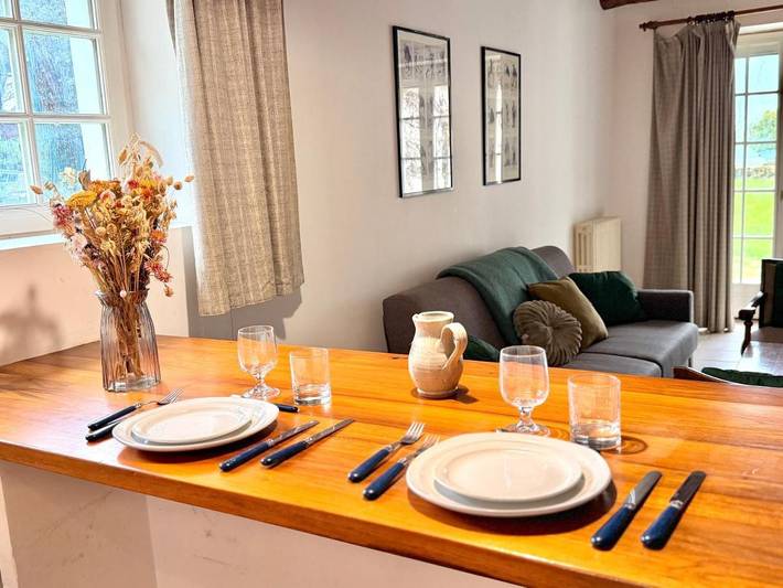 Location de vacances pour 4 personnes, avec Terrasse ainsi que Jardin et Vue à Gastins - 3