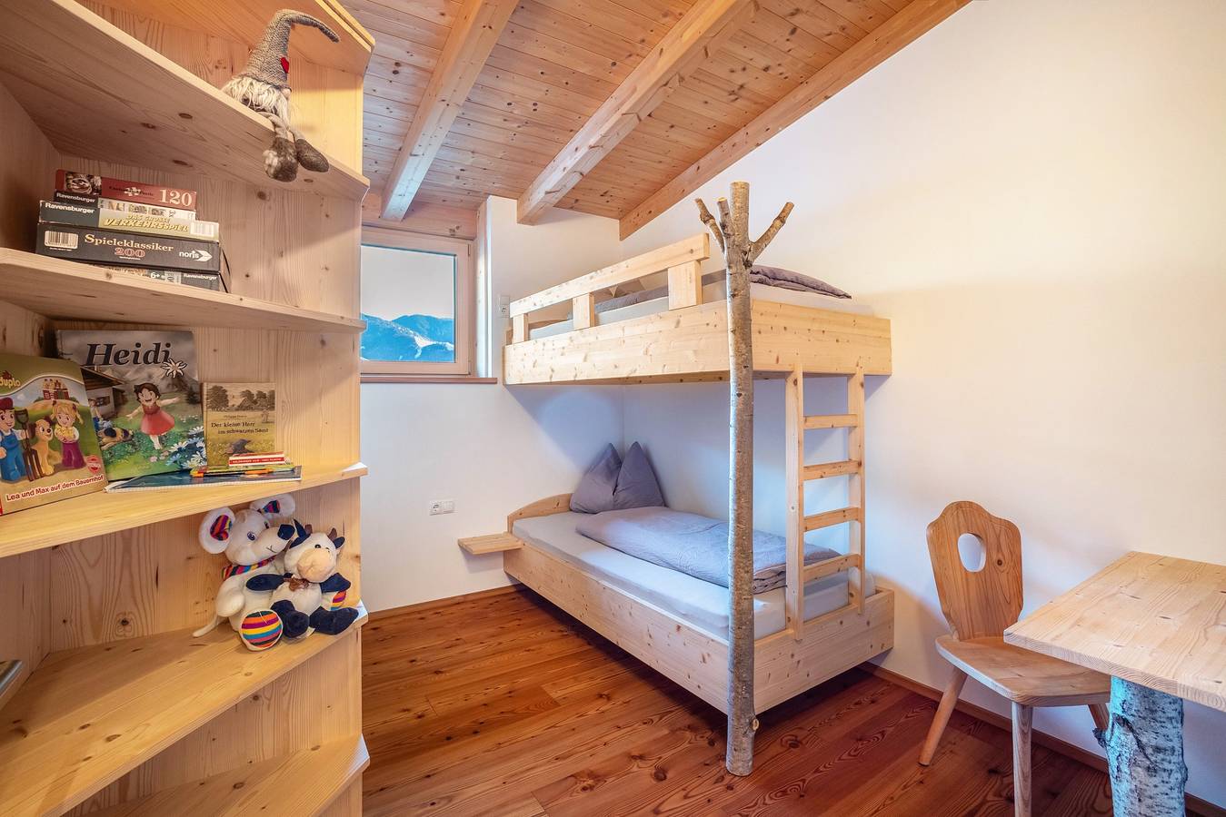 Ganze Wohnung, Ferienwohnung 'Kreuzplonhof Apt Dorfblick' mit Bergblick und privater Infrarotkabine in Lüsen, Dolomiti Superski