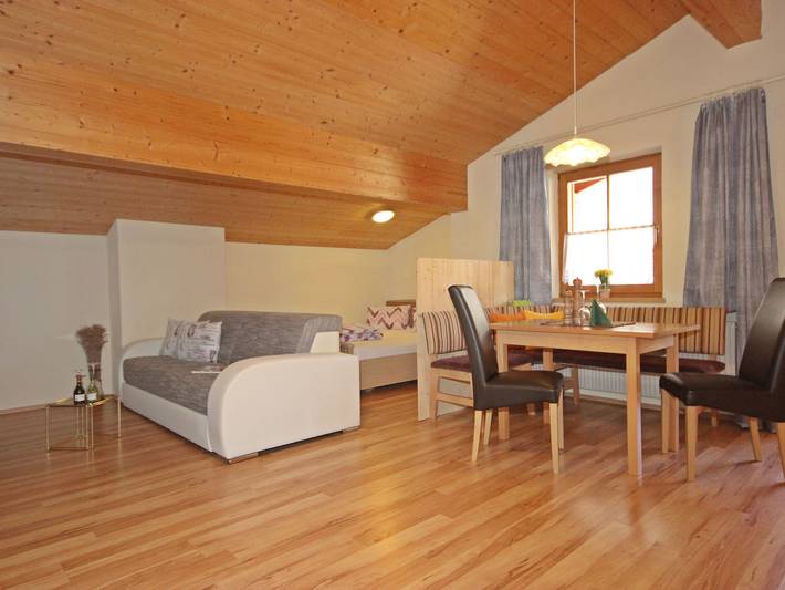 Ferienwohnung für 4 Personen, mit Balkon und Terrasse sowie Garten in See - 2