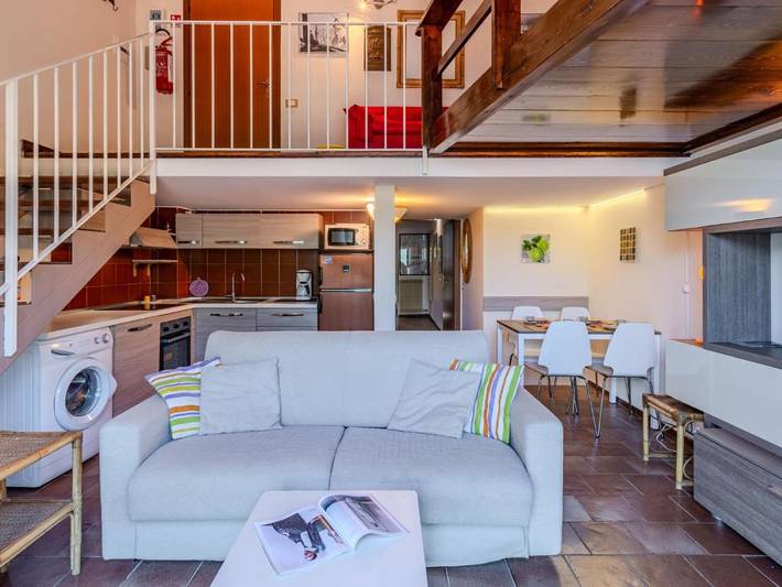 Gîte pour 4 personnes, avec Terrasse et Jardin ainsi que Piscine et Vue sur le lac à Schignano - 3