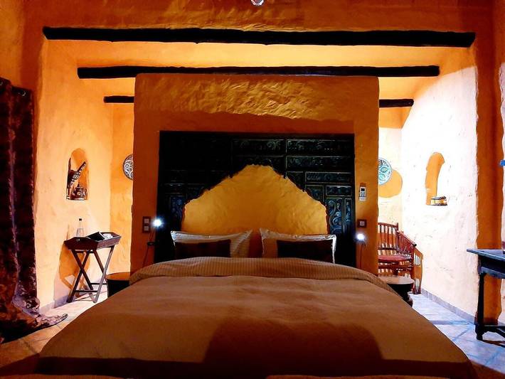 Ferienhaus für 2 Personen, mit Terrasse und Whirlpool sowie Garten und Pool in Casares - 2