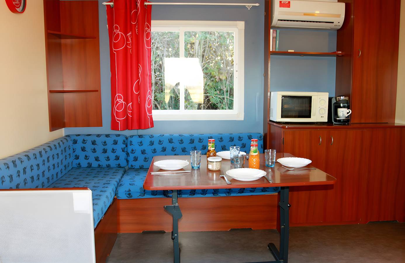 Casa móvil 'Mon Gite En Camargue' con terraza privada, jardín y aire acondicionado in Le Cailar, Region de Nimes