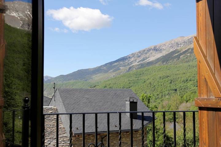 Casa rural para 11 personas, con terraza, Se admiten mascotas en Valle de Benasque - 3