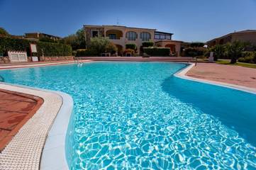 Gîte pour 6 personnes, avec balcon ainsi que vue et piscine à Monte Petrosu