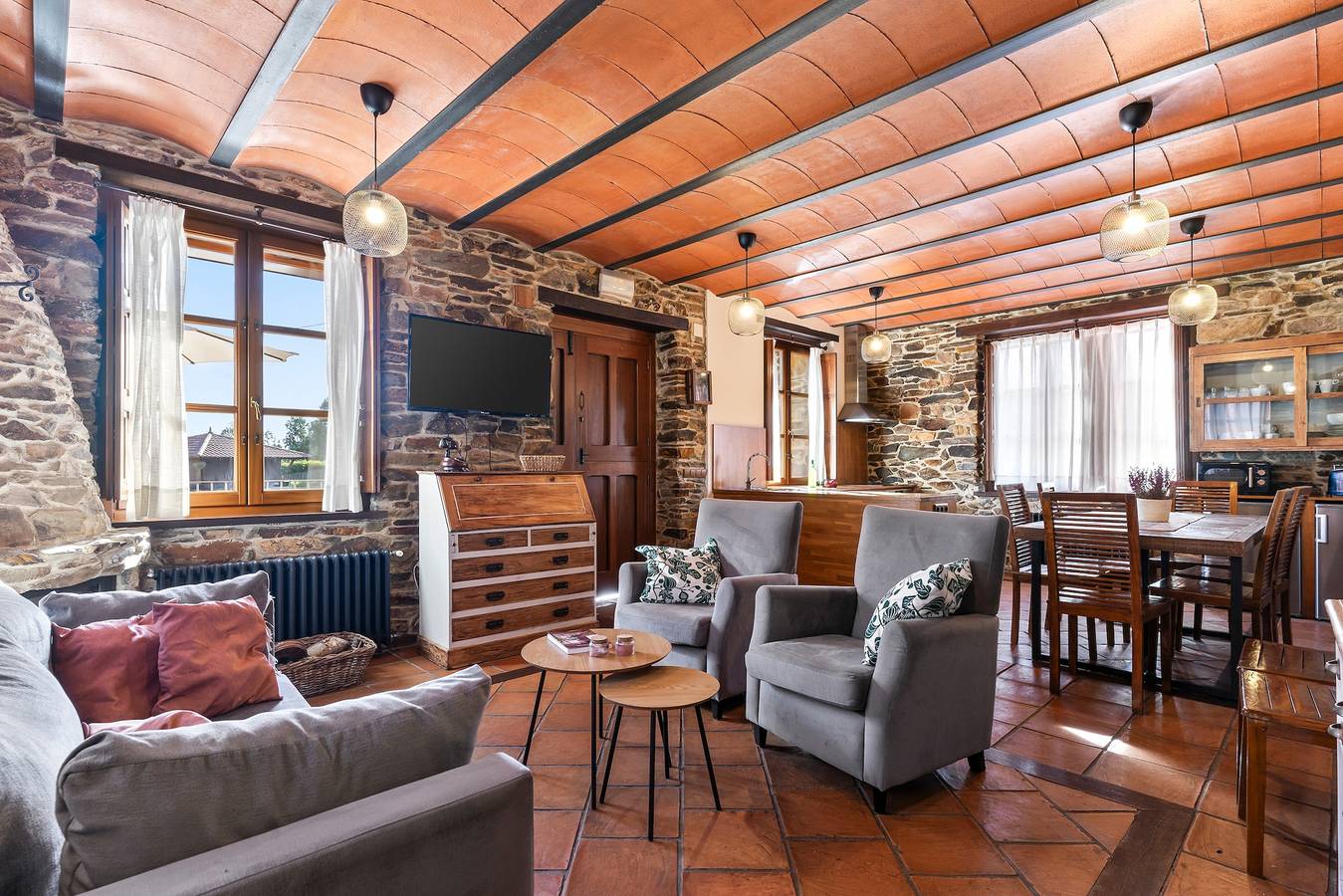 Landhaus 'Quintana' mit Bergblick, privater Terrasse und Wi-Fi in Pravia, Costa Verde (Spanien)