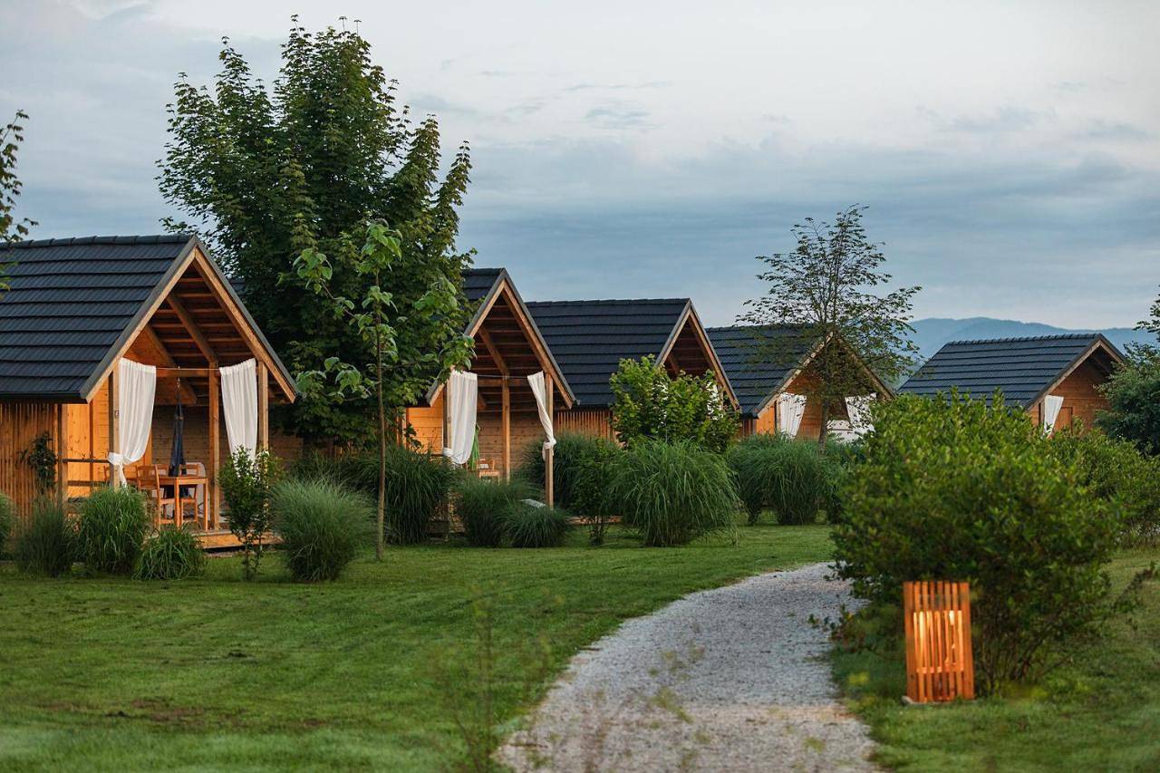 Glamping Kolpa Resort in Möttling, Slowenien