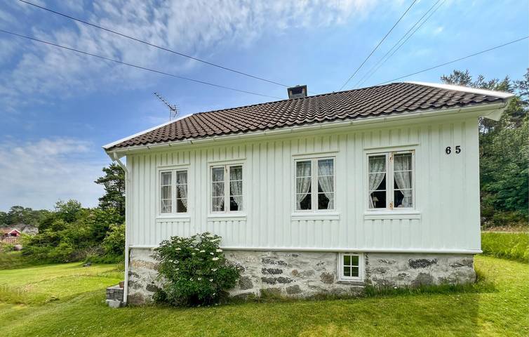 Feriehus for 6 personer, med Terrasse og Hage i Lillesand 